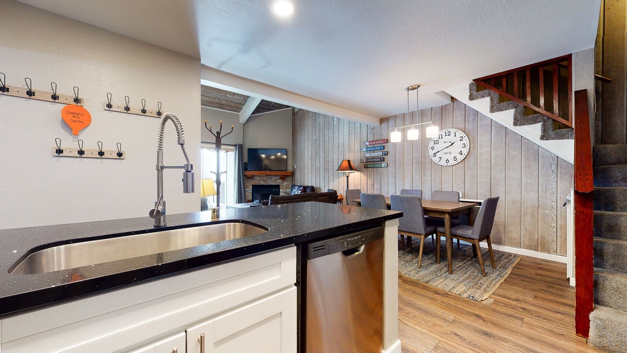 Photo of Kitchen in Mammoth Lakes