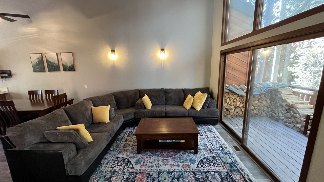 Photo of Livingroom in Mammoth Lakes