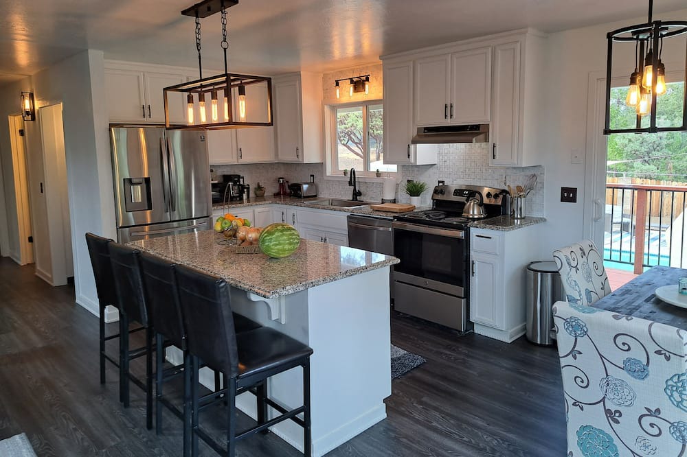 Photo of Kitchen in Groveland