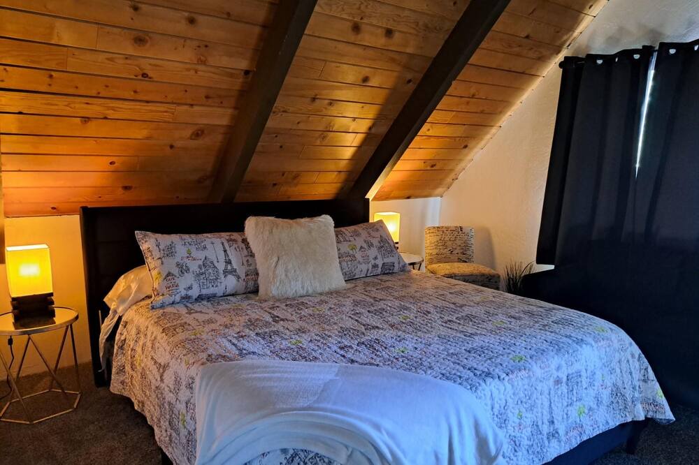 Photo of Bedroom in Groveland