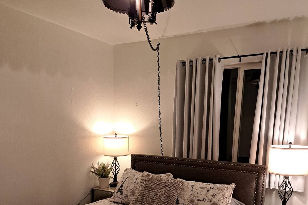 Photo of Bedroom in Groveland