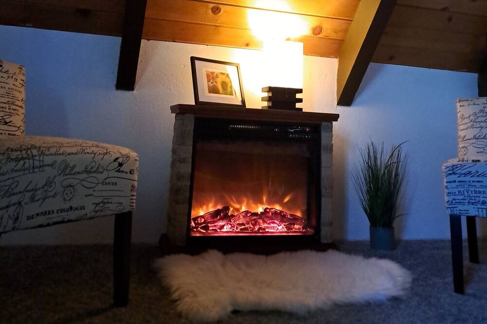 Photo of Livingroom in Groveland