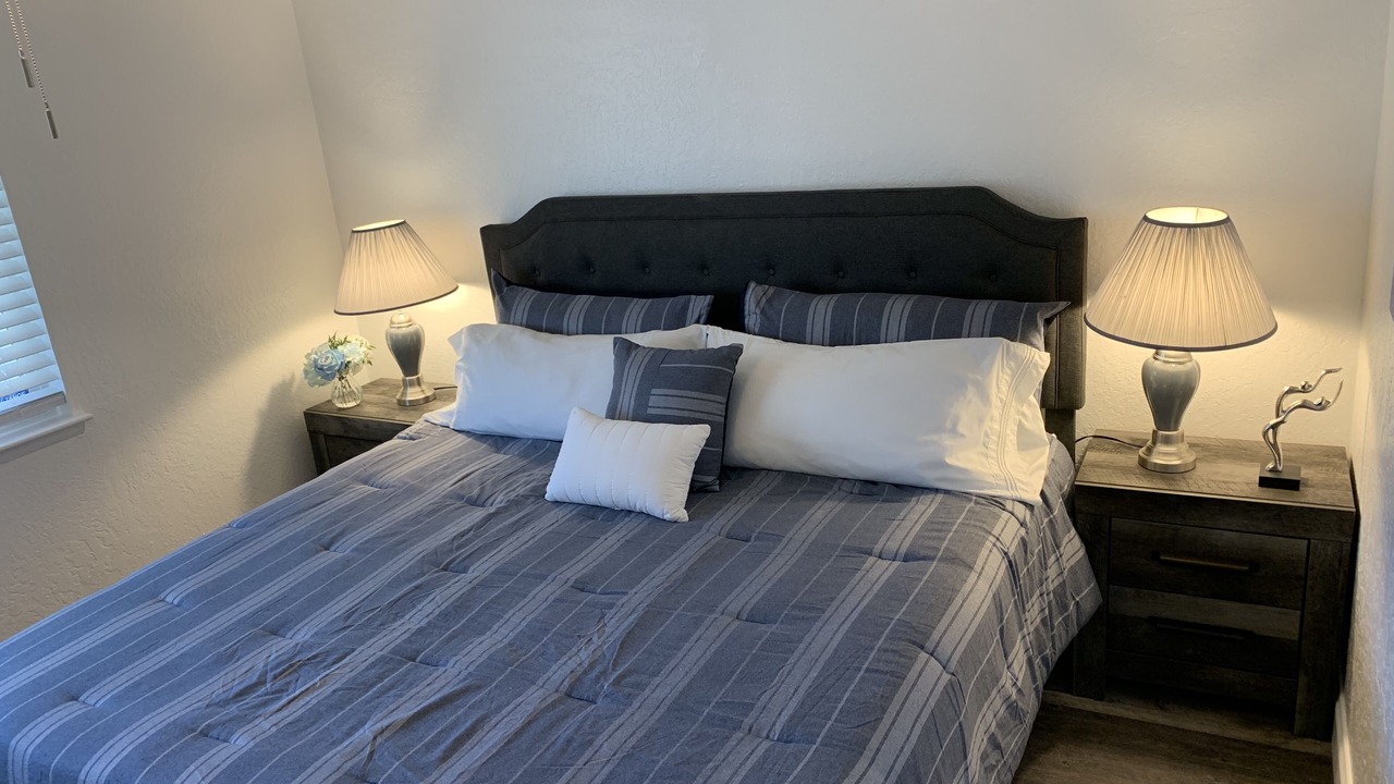 Photo of Bedroom in Midtown