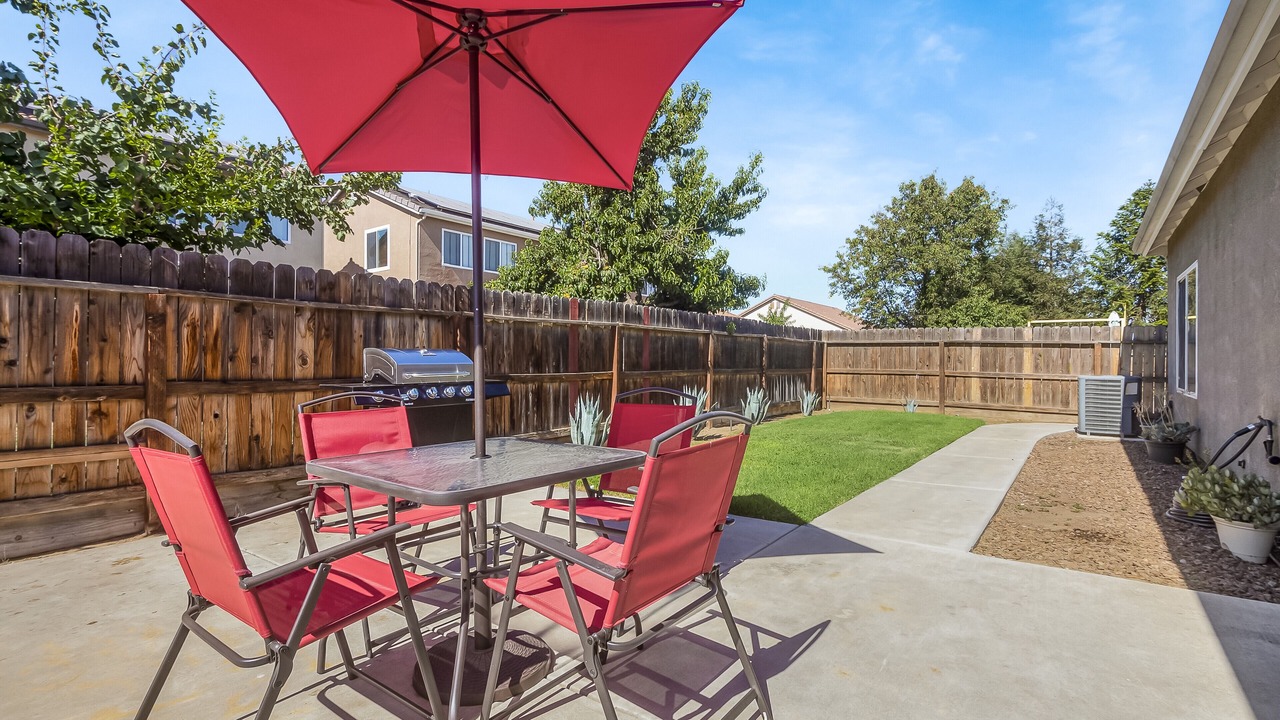 Photo of Outdoor in Raisin
