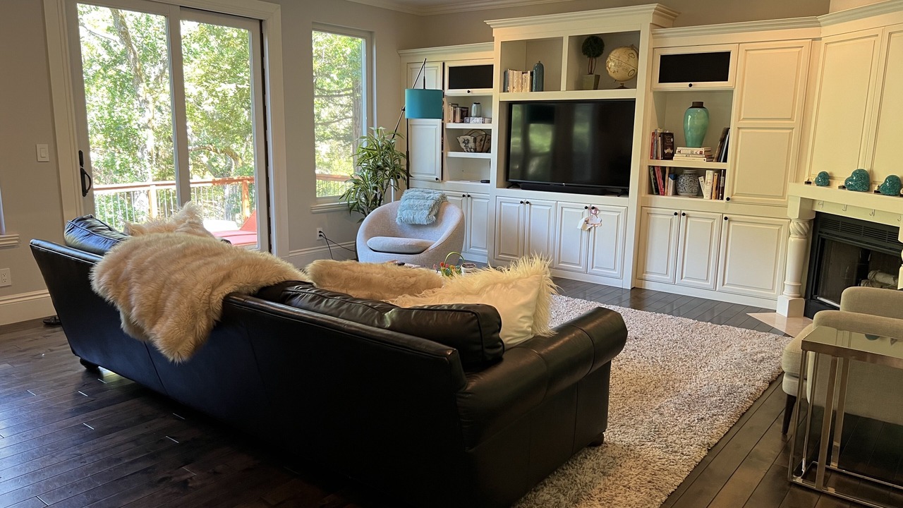 Photo of Livingroom in Lucas Valley-Marinwood