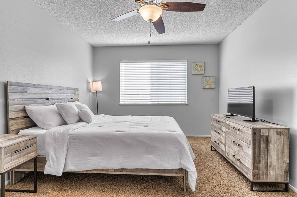 Photo of Bedroom in Bakersfield