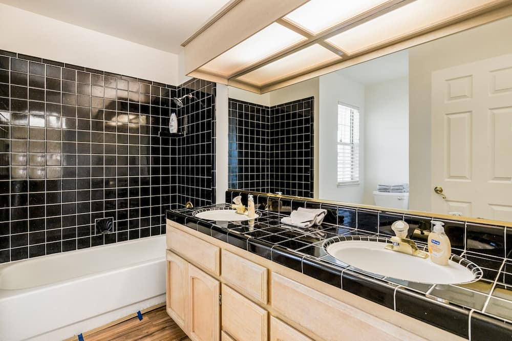 Photo of Bathroom in Merced