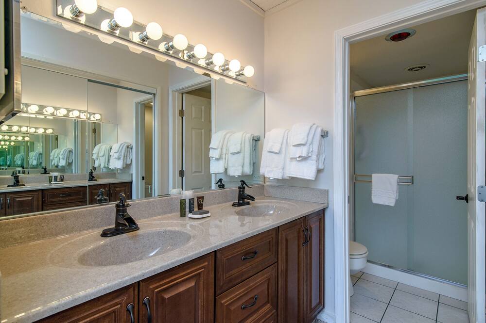 Photo of Bathroom in Brockway