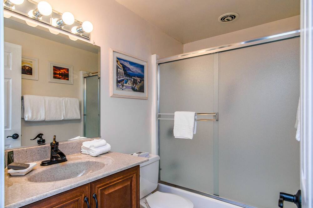 Photo of Bathroom in Brockway