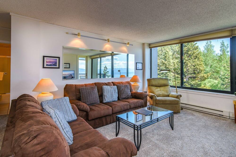 Photo of Livingroom in Brockway