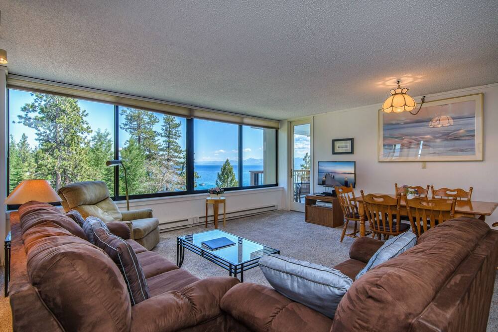 Photo of Livingroom in Brockway