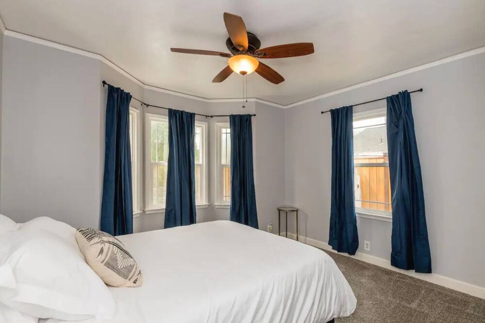 Photo of Bedroom in Roosevelt