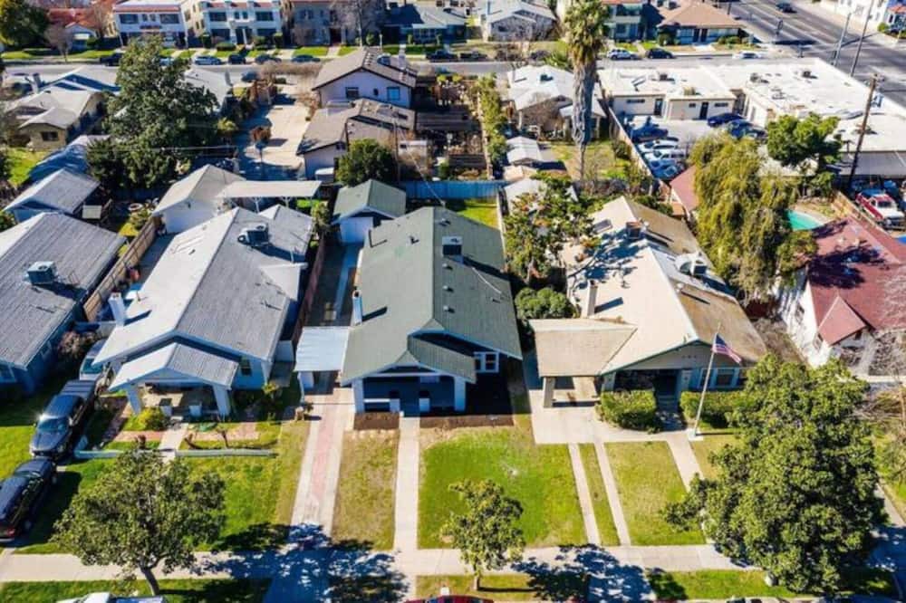 Photo of Outdoor in Raisin