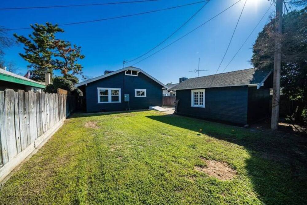 Photo of Outdoor in Raisin