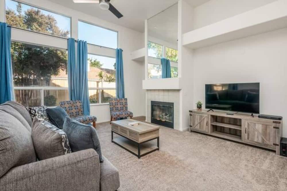 Photo of Livingroom in Fresno