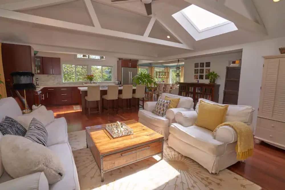 Photo of Livingroom in Fairfax