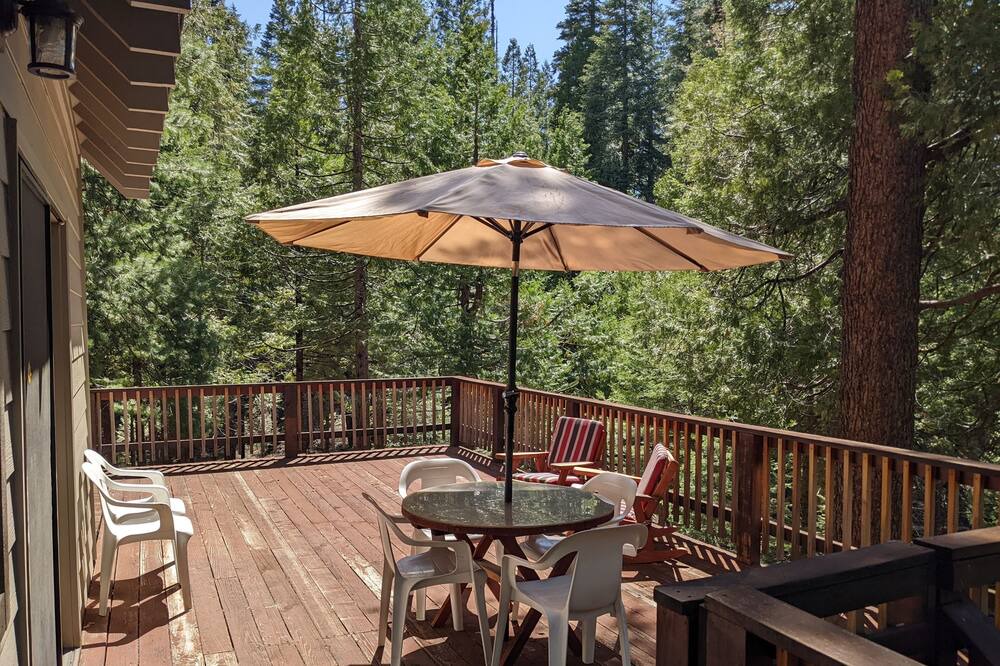 Photo of Patio Balcony in Strawberry