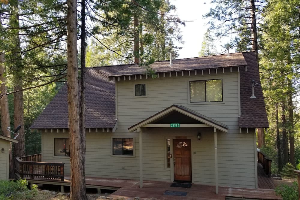 Photo of Outdoor in Strawberry