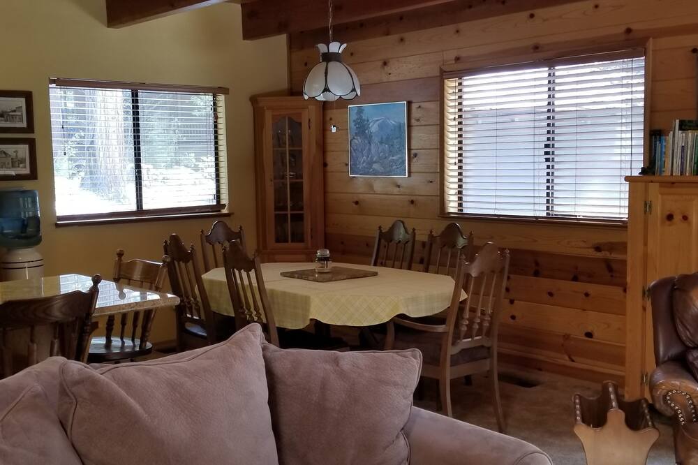 Photo of Livingroom in Strawberry