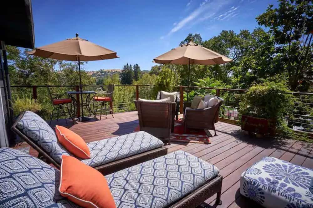 Photo of Patio Balcony in San Anselmo