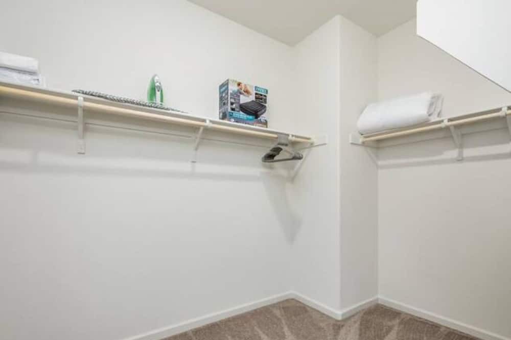 Photo of Bedroom in Roosevelt