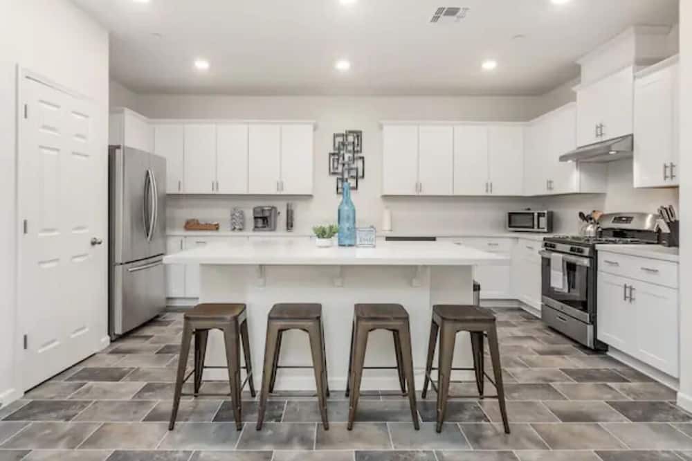 Photo of Kitchen in Roosevelt