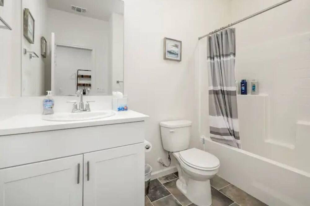 Photo of Bathroom in Roosevelt