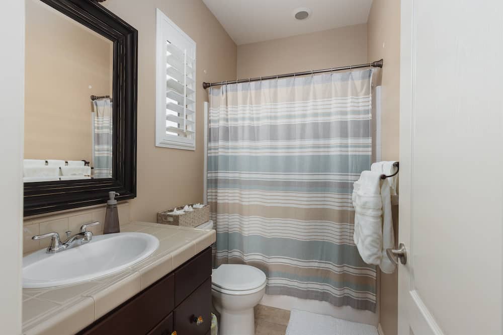 Photo of Bathroom in Harlan Ranch