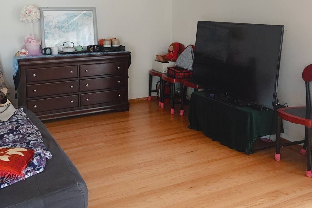 Photo of Livingroom in Niles District