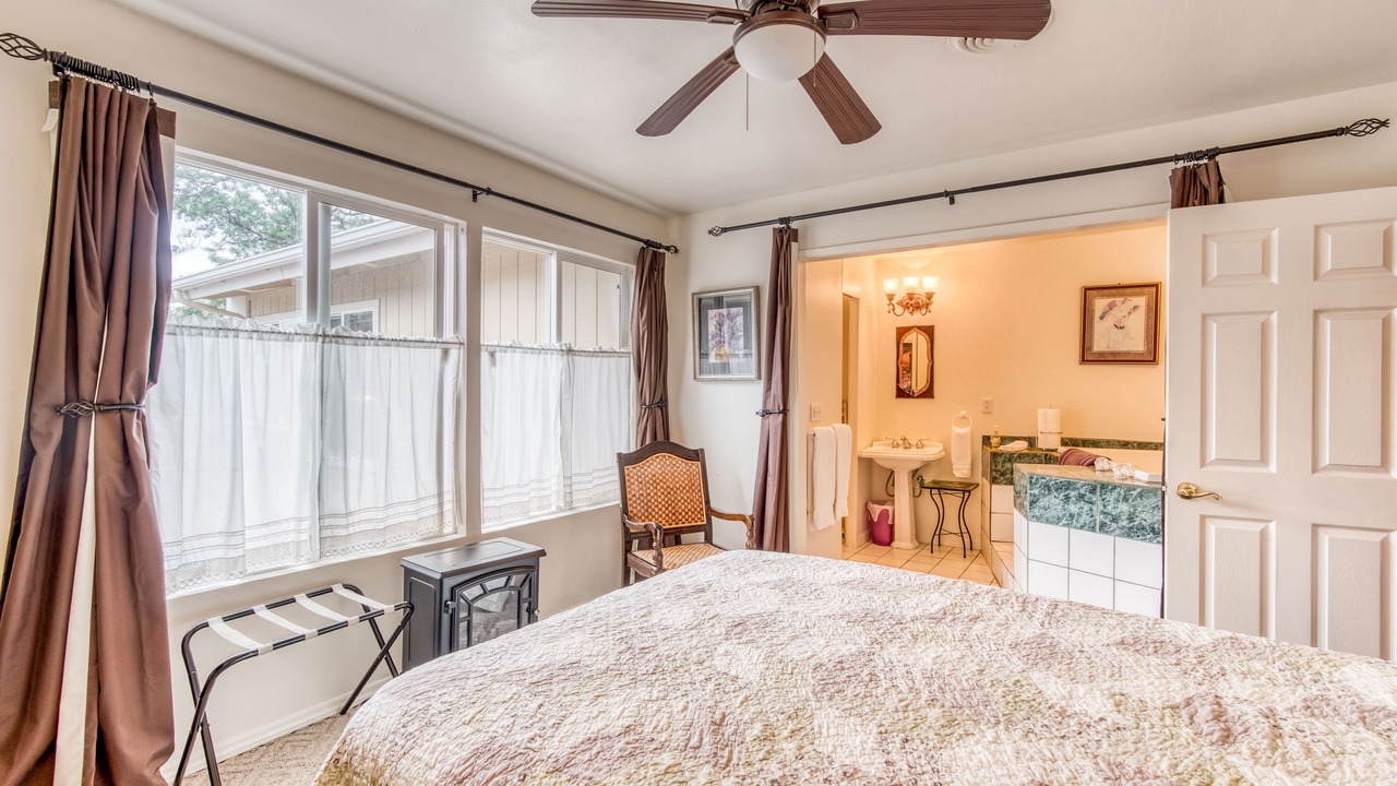 Photo of Bedroom in Oakhurst