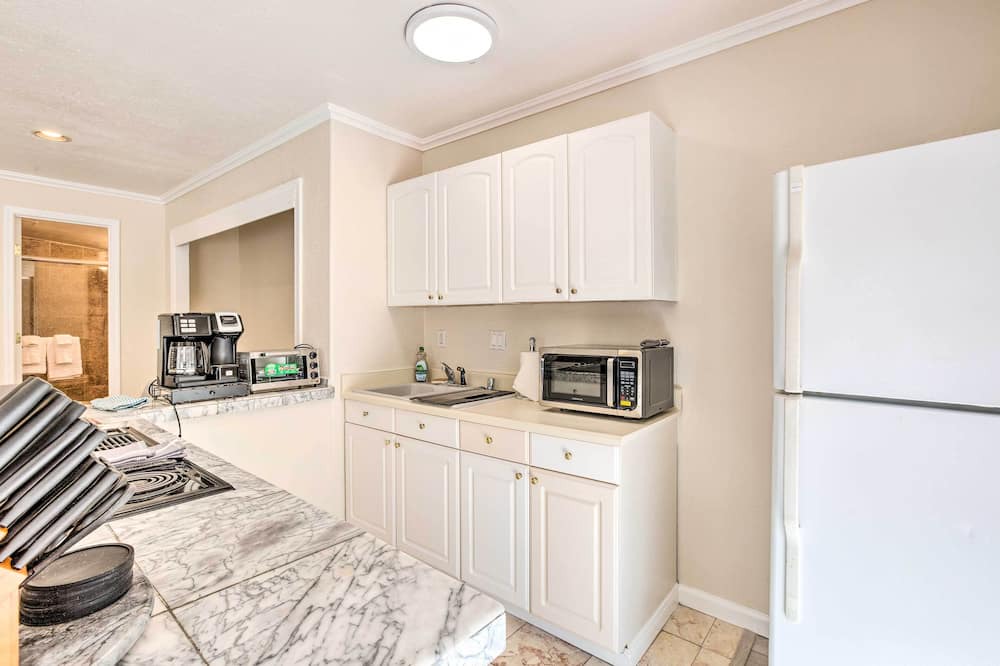 Photo of Kitchen in Los Altos Hills