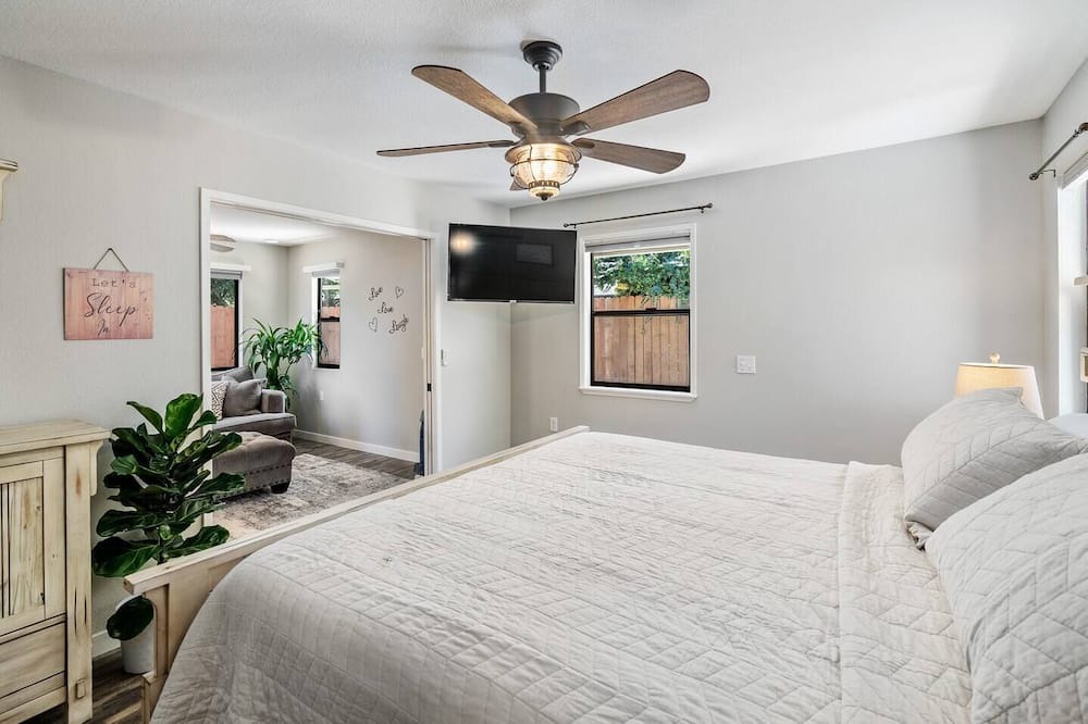 Photo of Bedroom in Templeton
