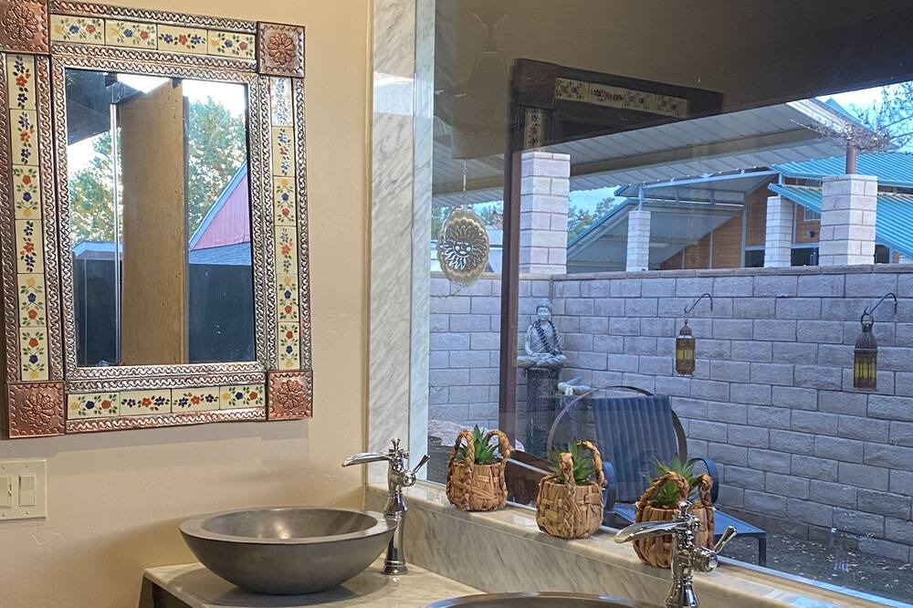 Photo of Bathroom in Rosedale