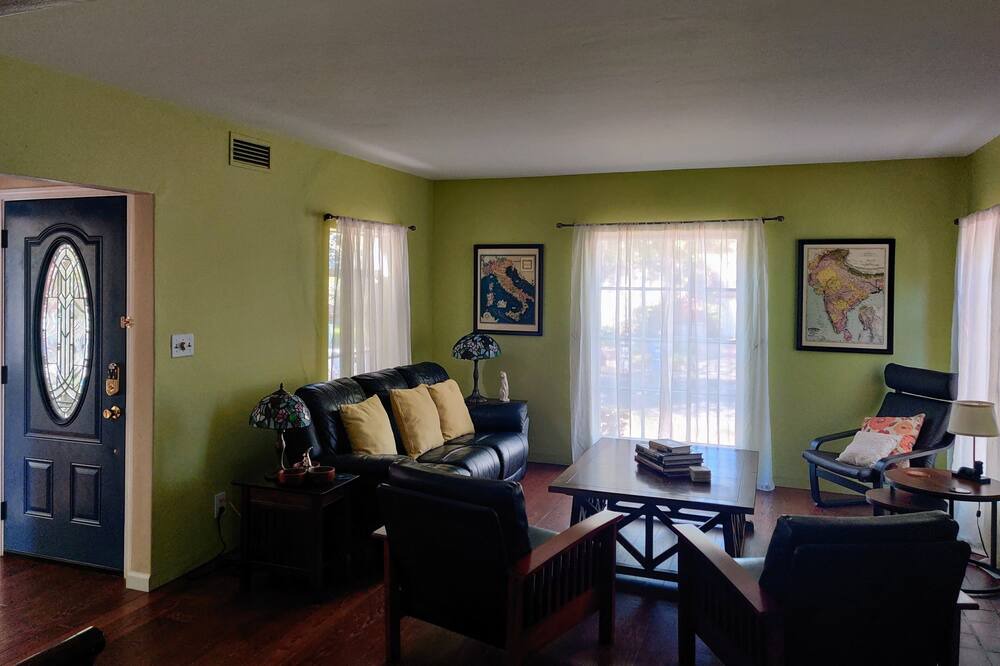 Photo of Livingroom in Broadmoor