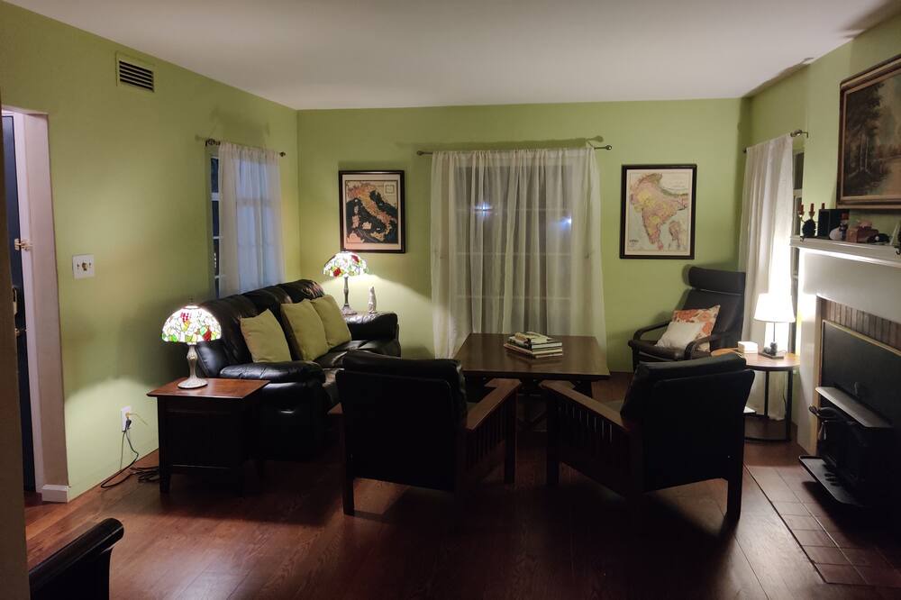 Photo of Livingroom in Broadmoor