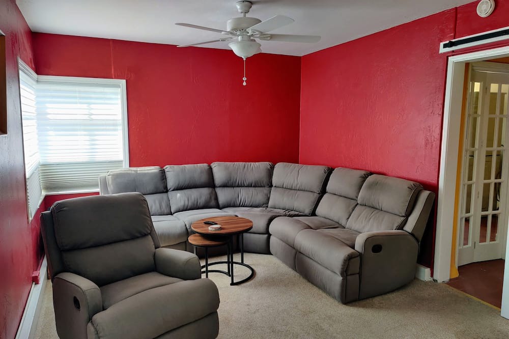 Photo of Livingroom in Broadmoor