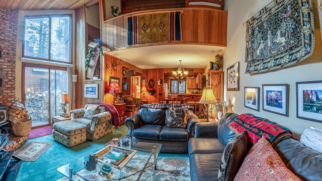 Photo of Livingroom in Mammoth Lakes