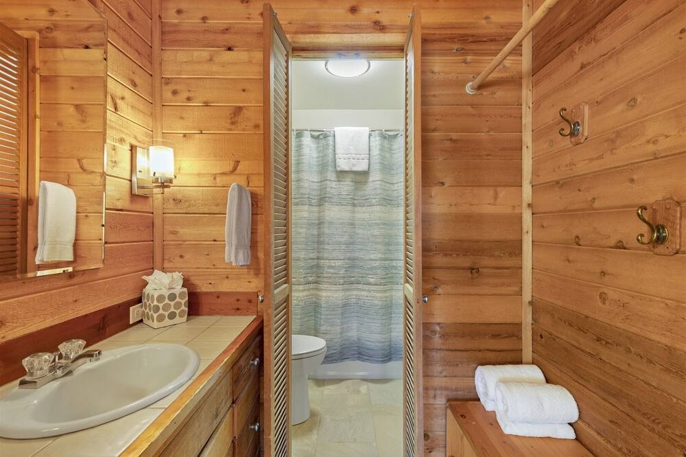 Photo of Bathroom in June Lake