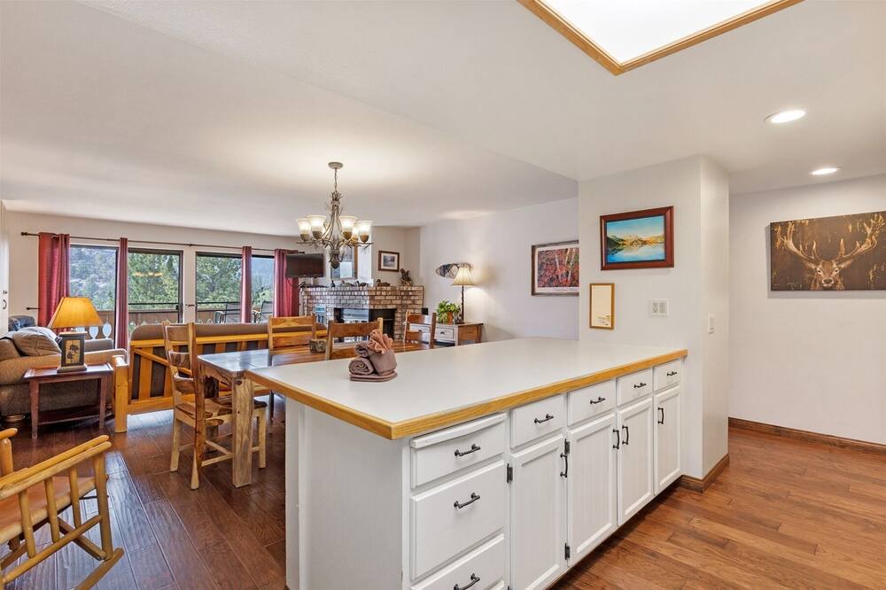 Photo of Bedroom in June Lake