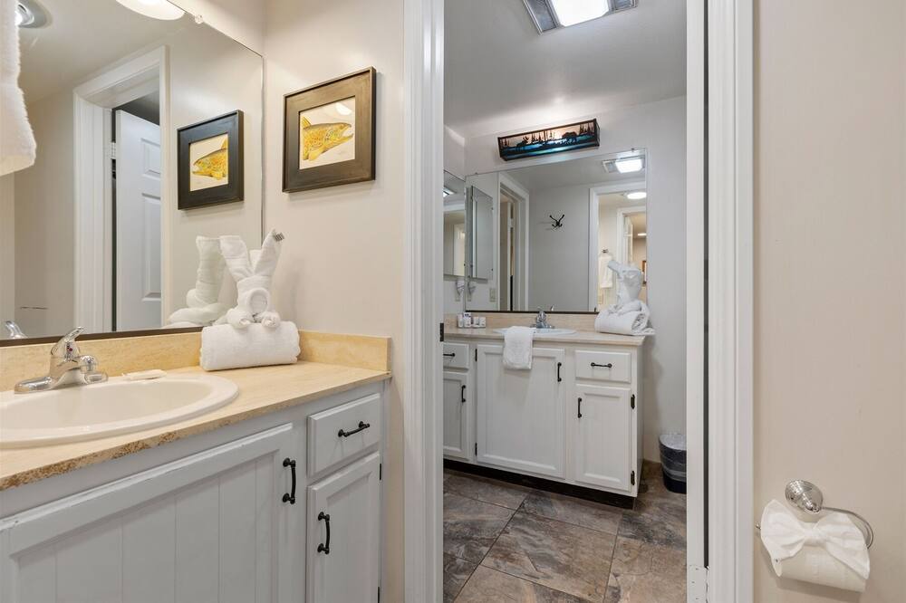 Photo of Bedroom in June Lake