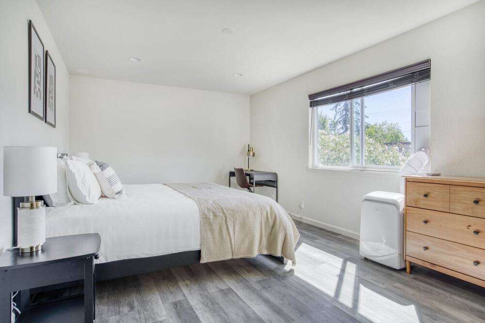 Photo of Bedroom in Redwood City