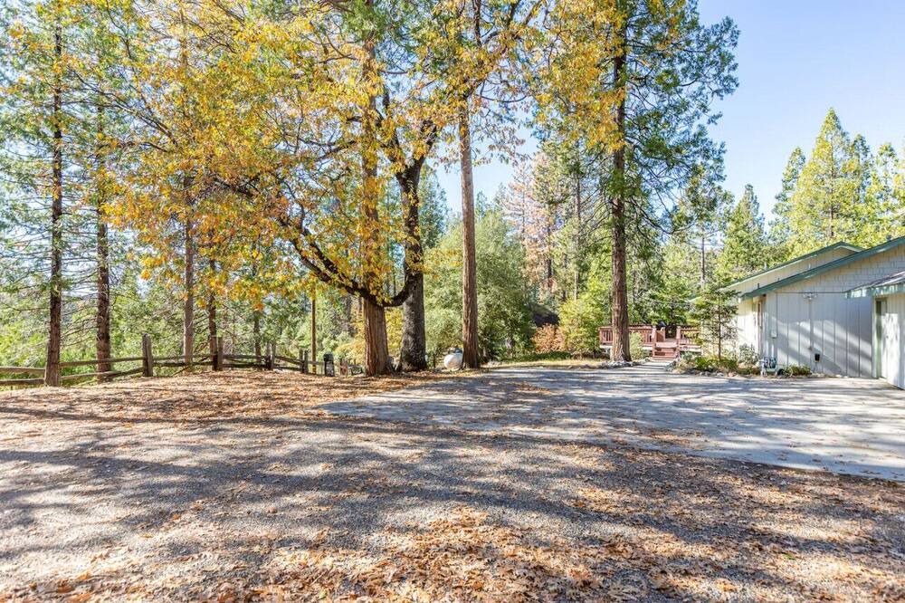 Photo of Outdoor in Oakhurst