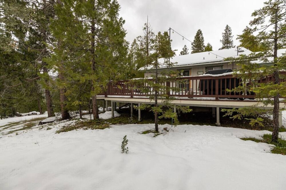 Photo of Outdoor in Oakhurst