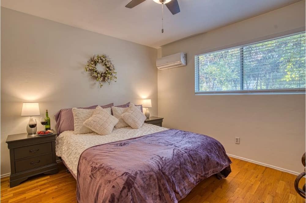 Photo of Bedroom in Kernville