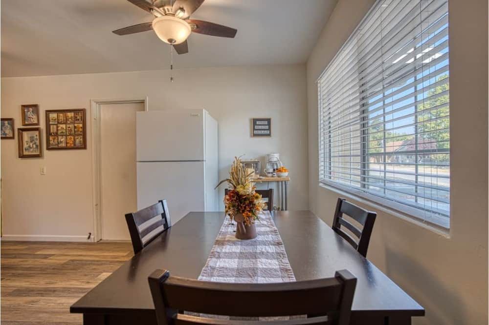 Photo of Kitchen in Kernville