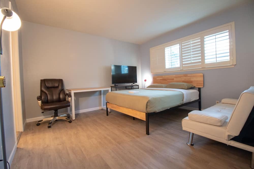 Photo of Bedroom in Almaden