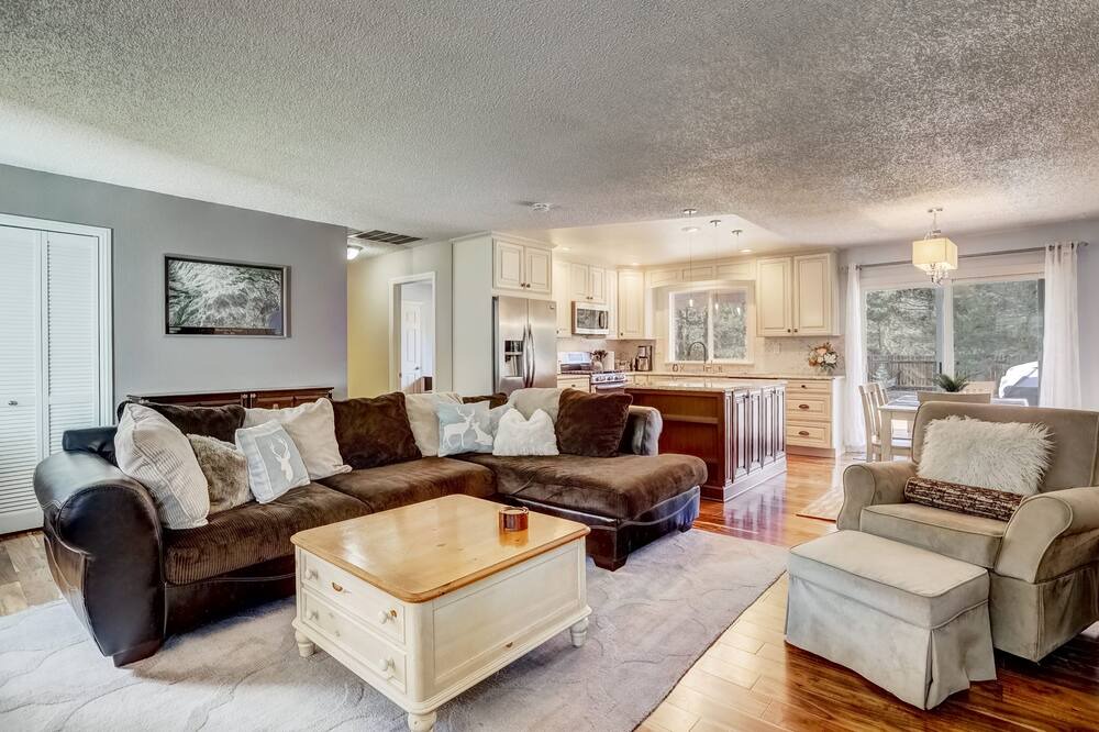 Photo of Livingroom in Tahoe Paradise