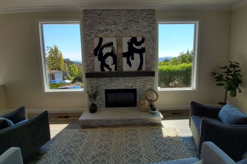 Photo of Livingroom in San Rafael