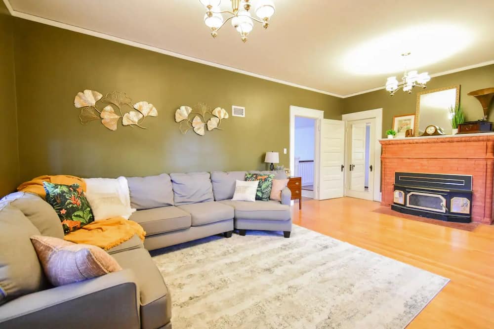 Photo of Bedroom in Lincoln Acres