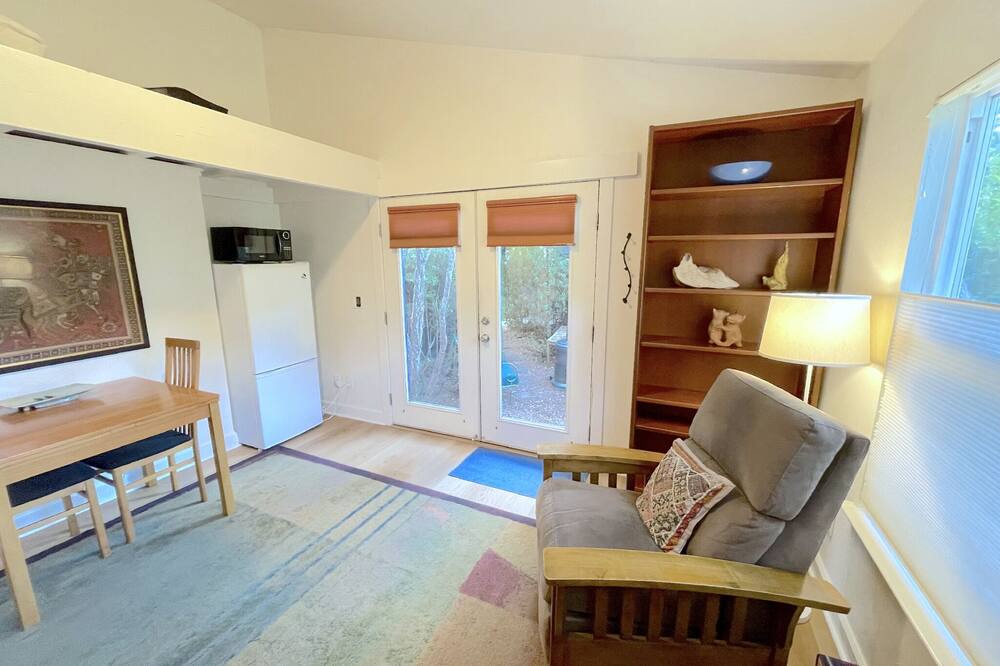 Photo of Livingroom in Westside Santa Cruz